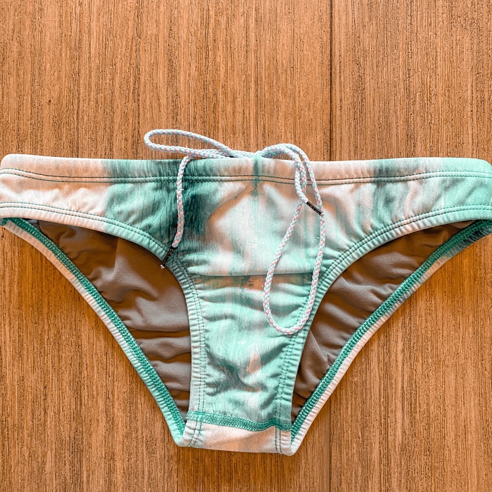 JOLYN wave bottoms